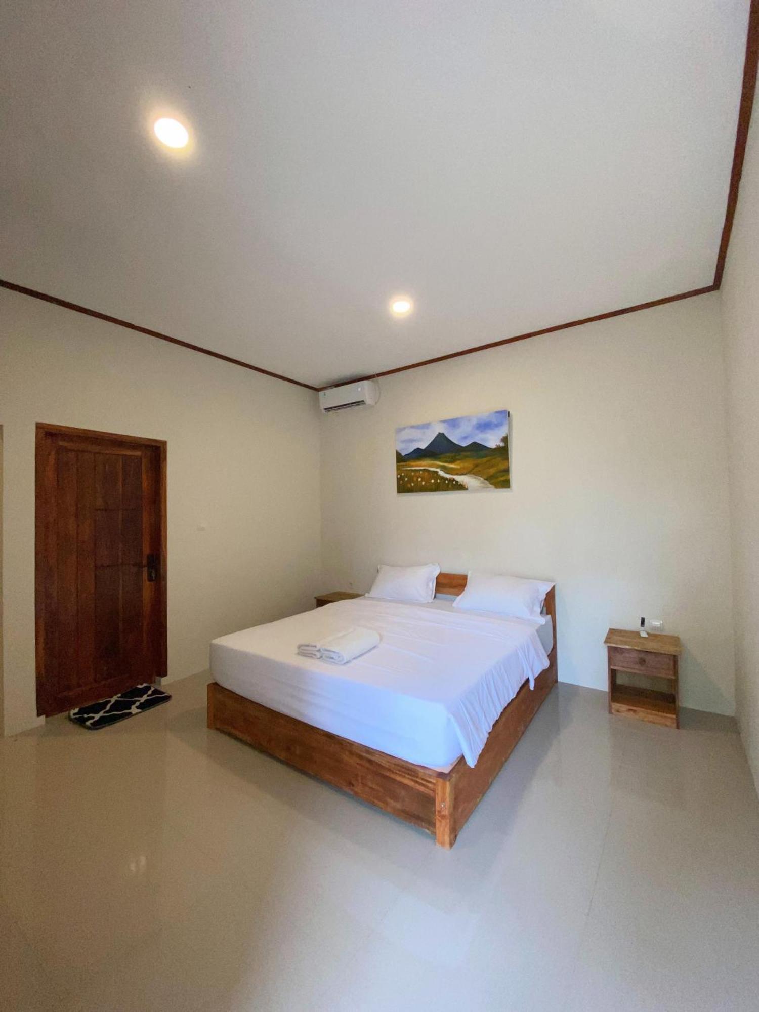 Mandalika Homestay Kuta  Room photo